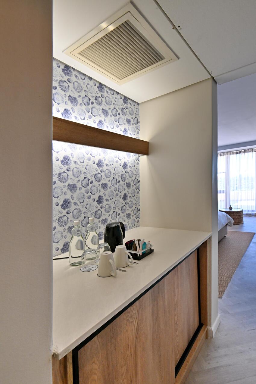 Lagoon Beach Hotel & Spa